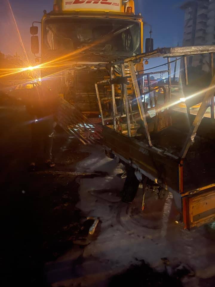 الزعفرانية: لوري فولفو “يسحق” الستوتة ويقتل 3 شبان بطريقة مروعة (صور)