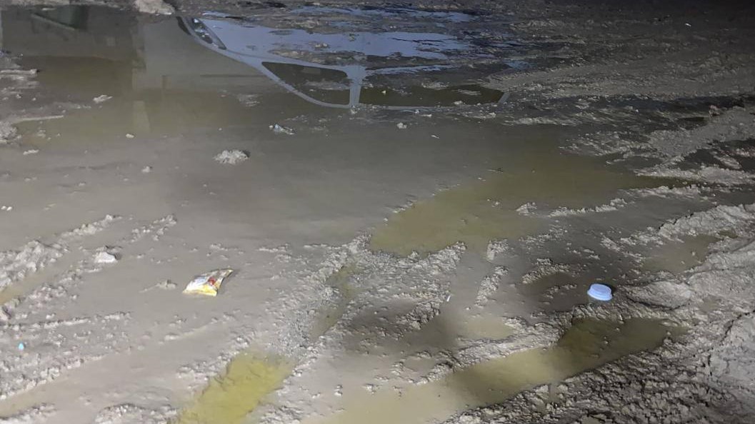 العمارة: مياه الأمطار تجتاح مدارس “المدثرة” ونصف الطلاب غابوا (صور)