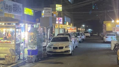 حلاقو المنصور بلا “عطلة” والزبائن “أنظف” بعد كورونا لكنهم يطلبون حتى الأراكيل