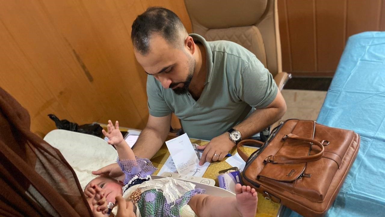 أول عيادة شعبية مسائية في العزيزية بدأت بالعمل.. ستقدم 7 خدمات طبية