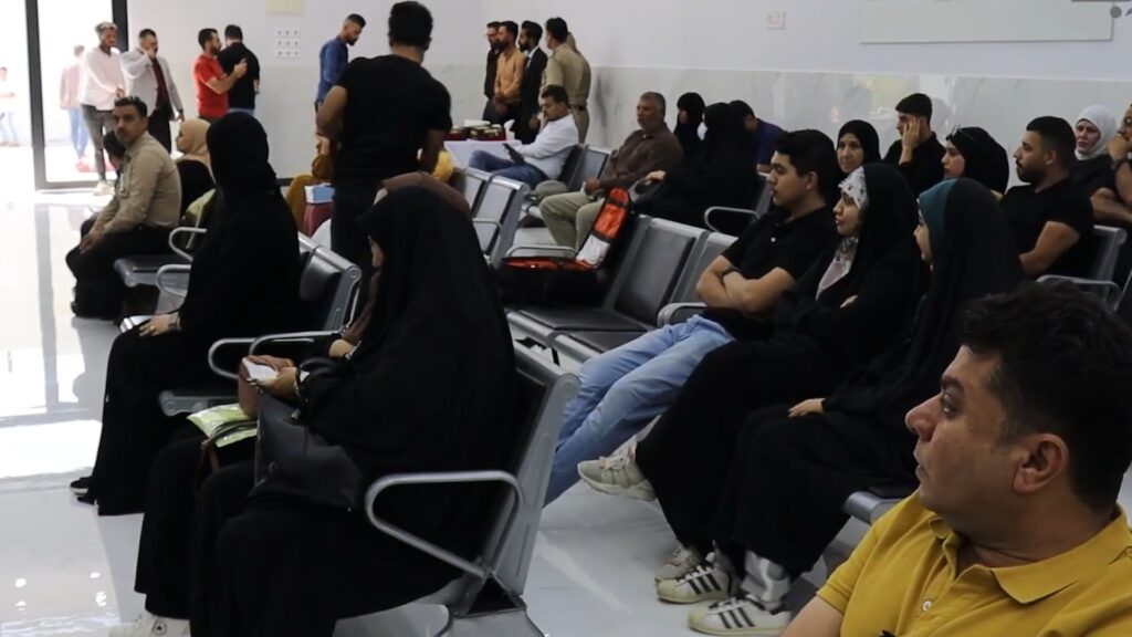 صور: البصرة تصدر 700 جواز إلكتروني يومياً ..العمل بشفتين حتى 9 ليلاً