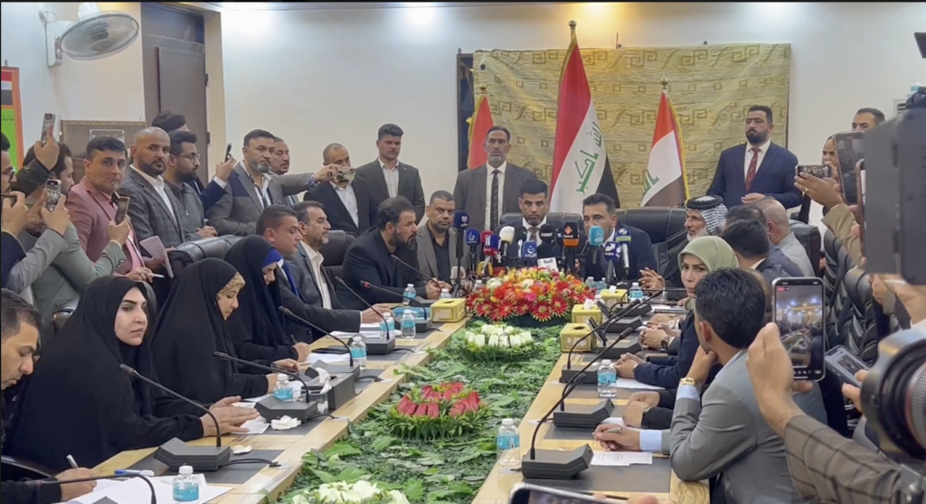 فيديو من كواليس انتخاب محافظ ذي قار في مبنى قيادة الشرطة.. إجماع على مرشح الحكمة