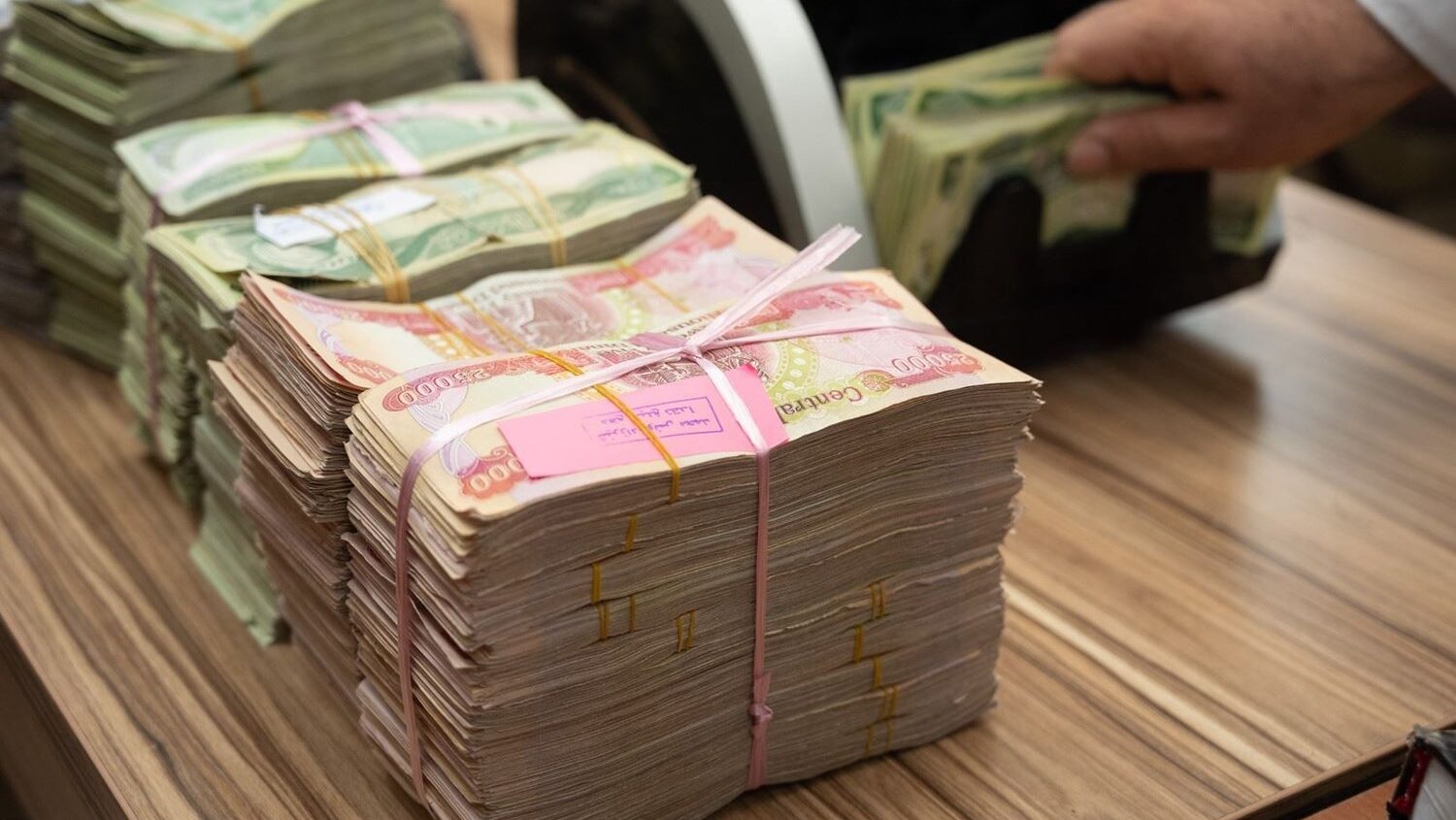 وزير التجارة تعهد بصرف مستحقات الفلاحين غداً الاثنين