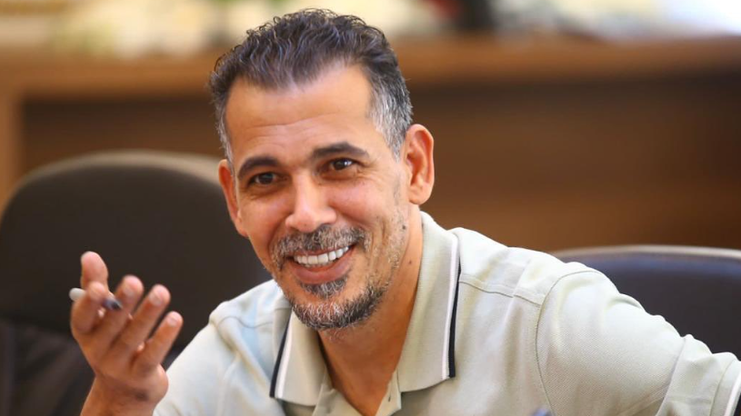 يونس محمود يرفع دعوى تشهير ضد مقدم برنامج الحكم الرابع عمر رياض
