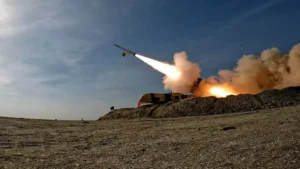 إيران تقصف منشآت في البحرين وتدمر رادارات بعمان.. والكويت تعترض أهدافاً