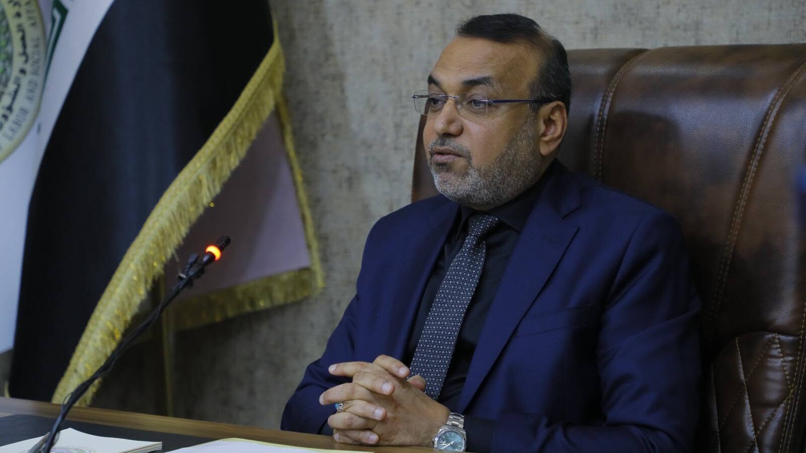 صدور أمر اعتقال بحق وزير العمل السابق أحمد الأسدي