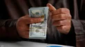 الدولار يرتفع ويتخطى حاجز الـ 153 ألف دينار في الأسواق العراقية
