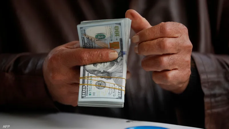 الدولار يرتفع ويتخطى حاجز الـ 153 ألف دينار في الأسواق العراقية