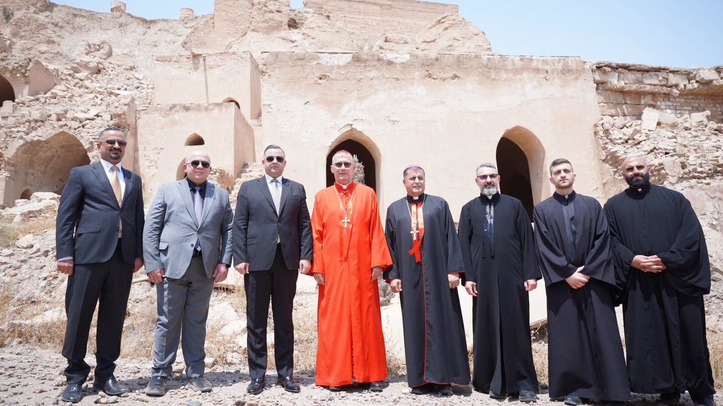 صور: بطريرك الكلدان ومحافظ صلاح الدين يزوران الكنيسة الخضراء التاريخية في تكريت