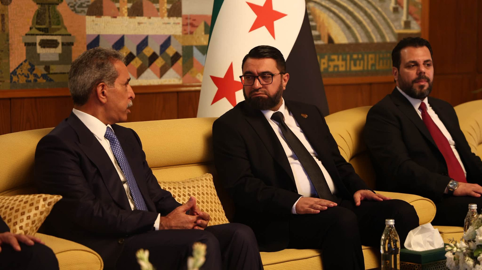 فائق زيدان بدأ نقاشه في دمشق بعوائل داعش.. توضيحات القاضي ليث جبر