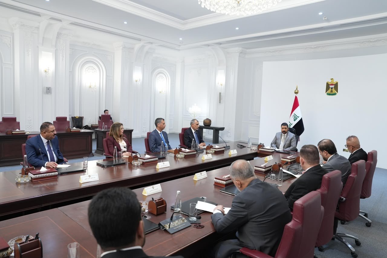 الزيدي والمالية النيابية على طاولة واحدة.. موازنة جديدة وحرب على الفساد