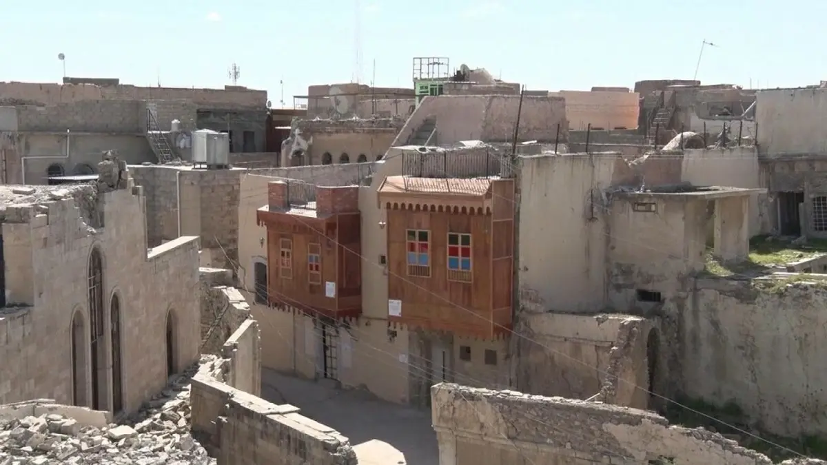 اعتقال موظف في الموصل لتقطيعه الدور التراثية بالتنسيق مع أحد المقاولين
