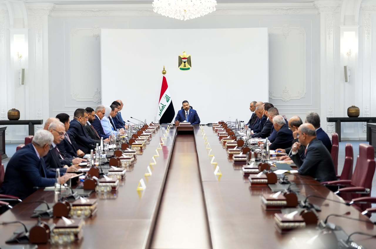 الزيدي يوجه بعمل الشركات النفطية على مدار الساعة وتوسيع المنافذ البديلة