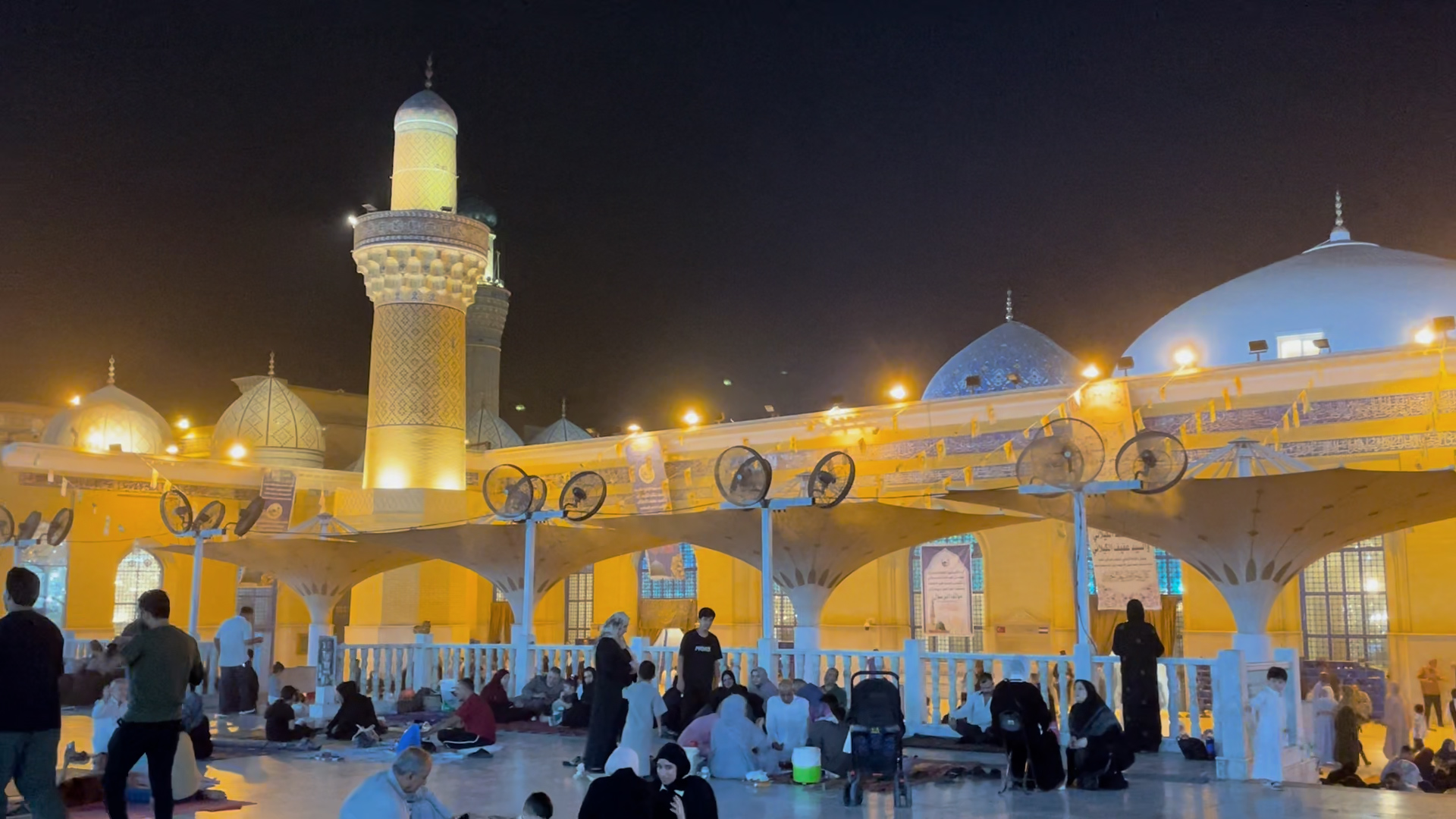 دفوف بغداد تنشد المديح النبوي حتى الصباح.. الحضرة القادرية ليلاً