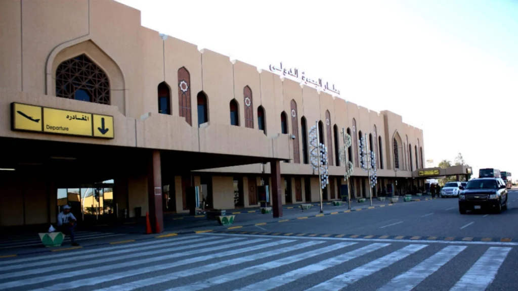 مدير مطار البصرة ينفي اقتحام مقر شركة الخدمات الأرضية أو احتجاز موظفيها