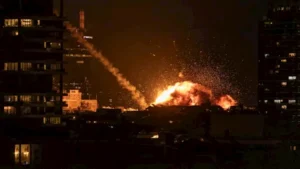 أميركا تضرب قرب هرمز.. انفجارات تهز قشم وتشابهار وبلوشستان