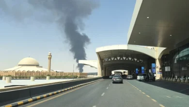 السعودية تعلن تعرض مطار الملك خالد لاعتداء وتعليق عملياته مؤقتاً