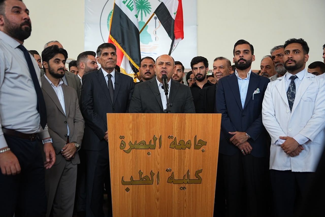 كلية الطب تنتفض على عميدها في البصرة: فصل جماعي والكافتيريا مغلقة