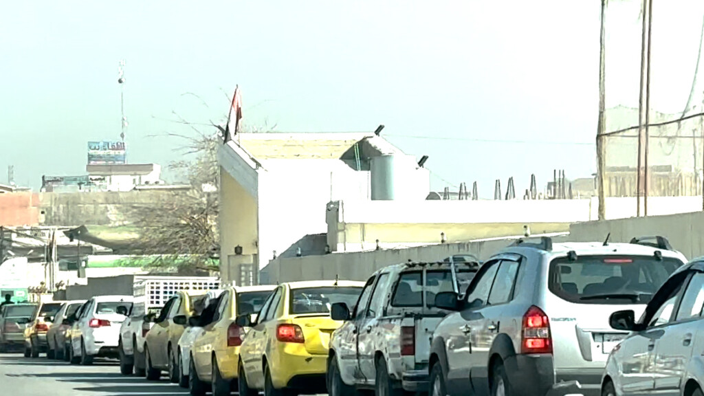 وزير النفط يوجه بزيادة حصة البصرة من البنزين