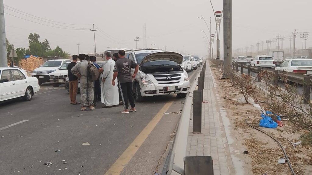 صور: عاصفة ترابية تضرب البصرة وحوادث سير في كرمة علي