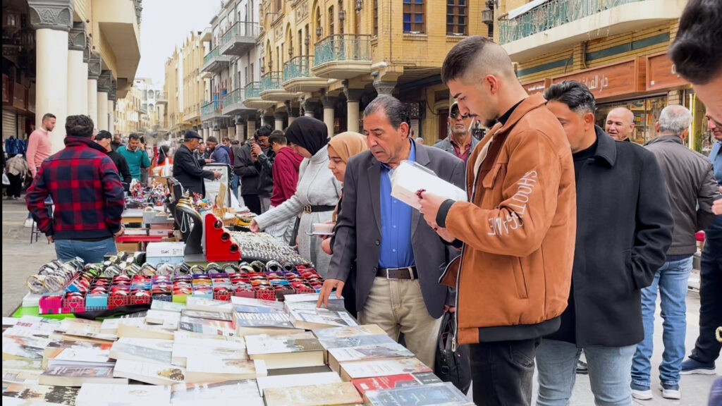 فيديو: أغنياء العراق و"الطاعون".. كتب تتطاير بعواصف بغداد ووداع 2024 - عاجل