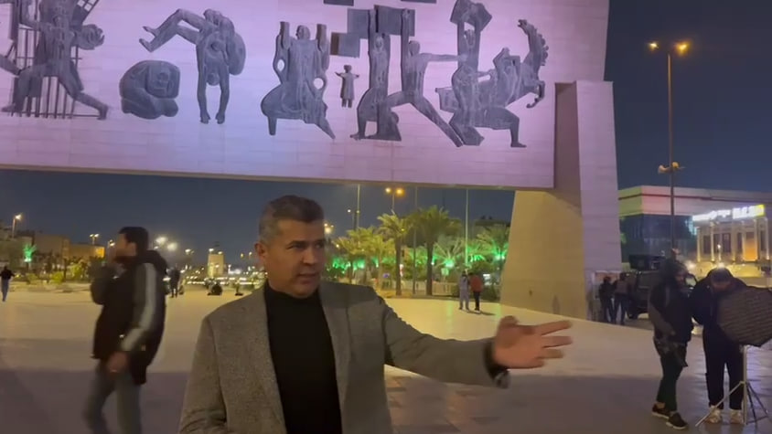 فيديو: سعد معن يتوسط ساحة التحرير وينفي إغلاقها