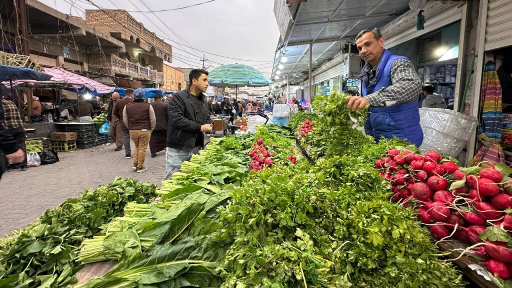 صور من رمضان جلولاء.. جولة 964 في سوق "أم الفقير" قبل الإفطار بدقائق