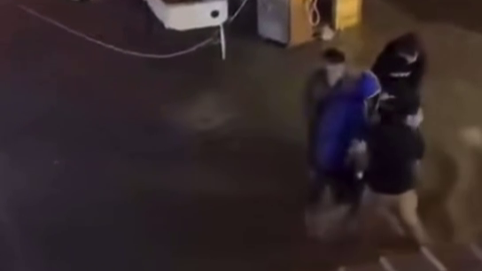 فيديو: وفاة شخص في بغداد إثر تعرضه لصعقة كهربائية خلال هطول الأمطار