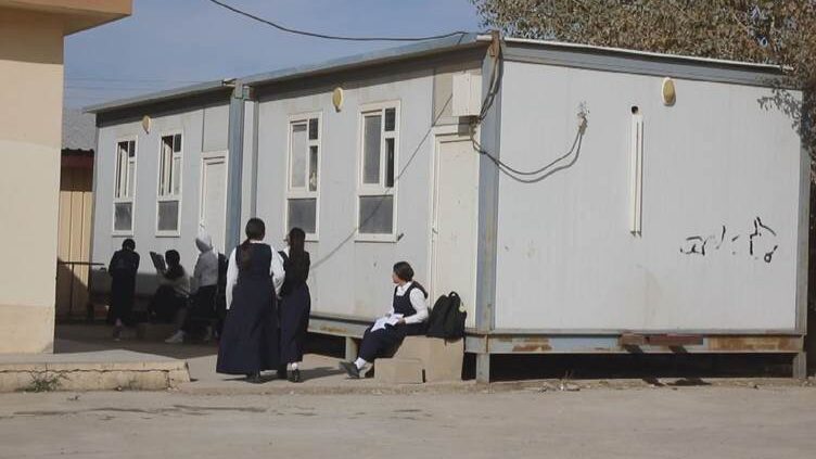 التربية توجه بإزالة "الجينكو والسندويج بنل" من جميع المدارس