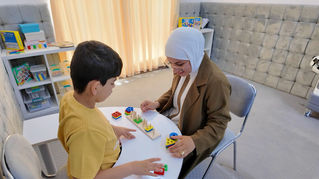 فيديو: أول قسم أكاديمي متخصص بطيف التوحد في العراق.. الكوفة تبدأ بـ 220 طالباً