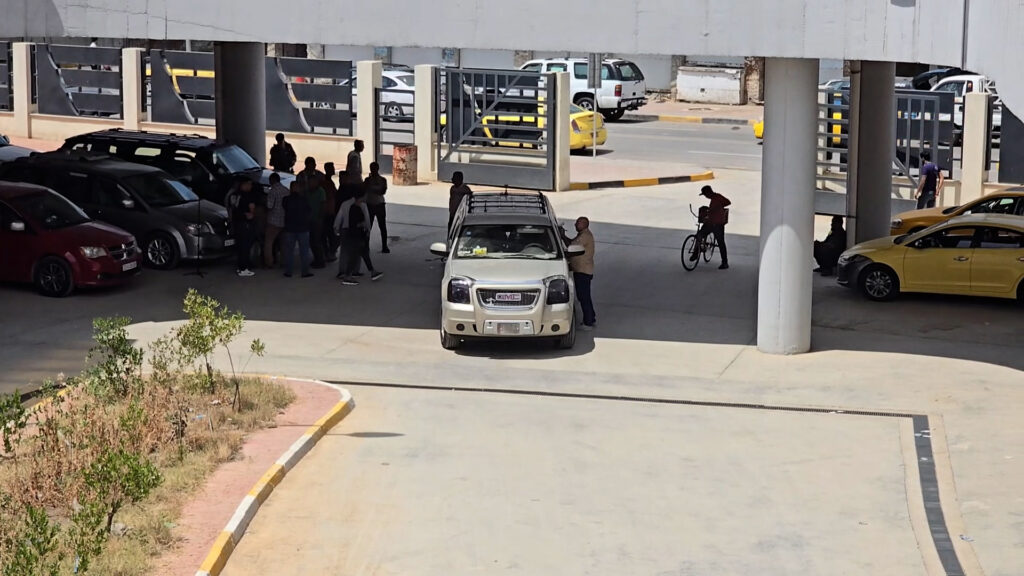"أبو اليوكن" ينتظر 9 أيام للتحرك.. الفرحة بكراج الموصل الحديث لم تكتمل (فيديو)