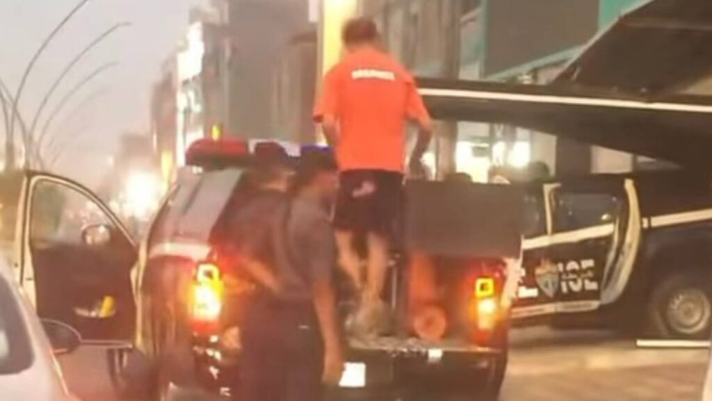 حملة اعتقالات في الفلوجة لمرتدي "البرمودا" بالشوارع