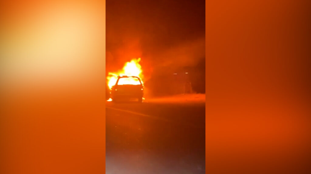 فيديو: النيران تلتهم سيارة ثانية في كركوك.. السائق نجا في اللحظات الأخيرة
