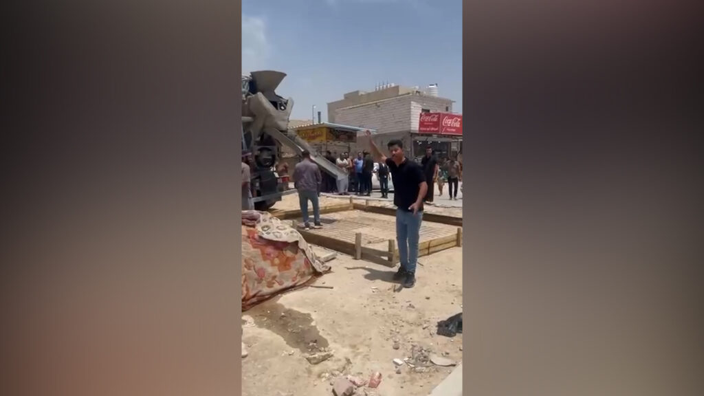 بعد الضجة.. الكرفان في شارع "الجاهزة" قانوني ولا يتعدى على الرصيف - القائمقام