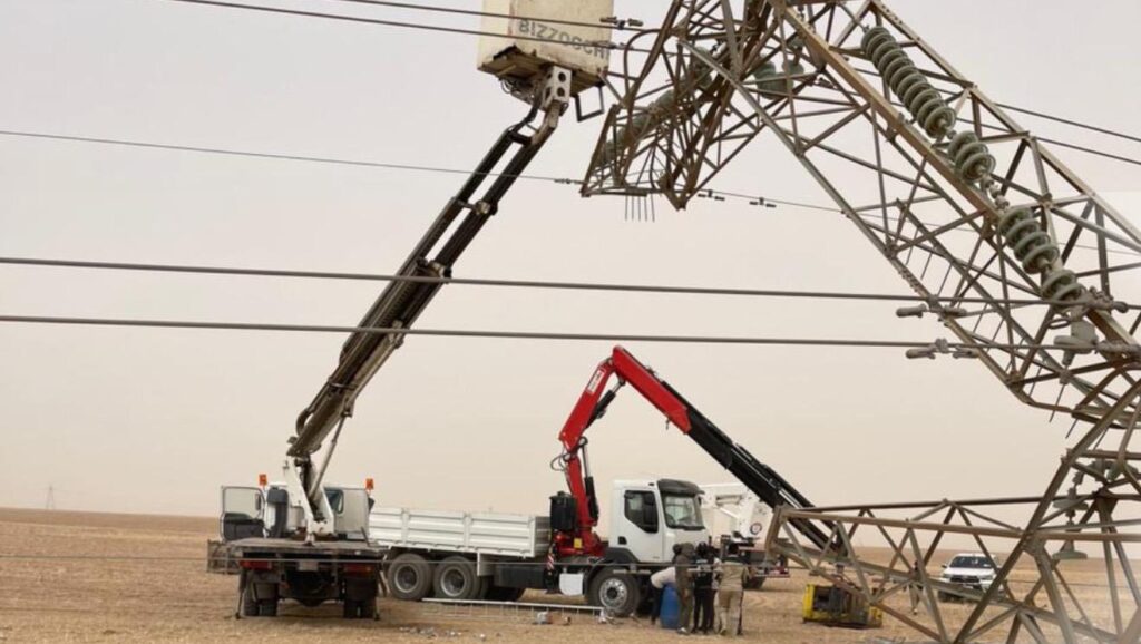 الكهرباء تستنفر لإعادة الأبراج الساقطة جراء العواصف الشديدة في الشرقاط