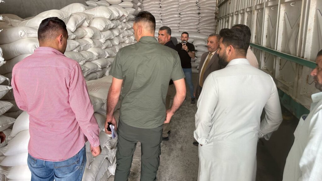 ضبط مخزن في ديالى يضم كميات كبيرة من الحنطة والطحين المهرب