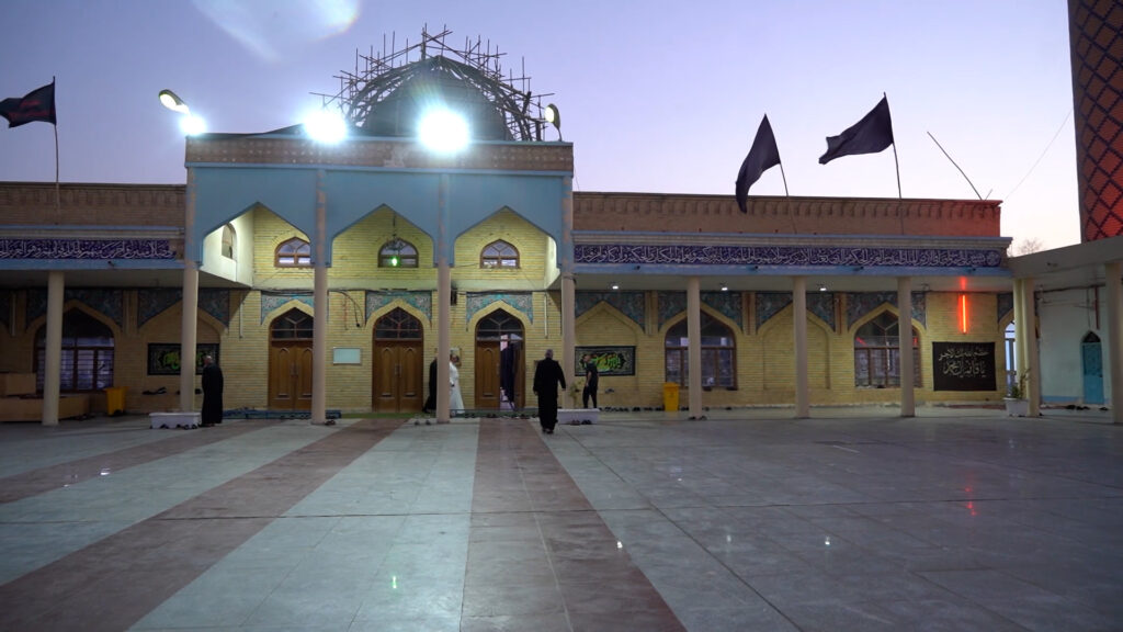 المسجد الذي زاره السيستاني بدأ بربع دينار من عمال الموانئ وهكذا يبدو اليوم