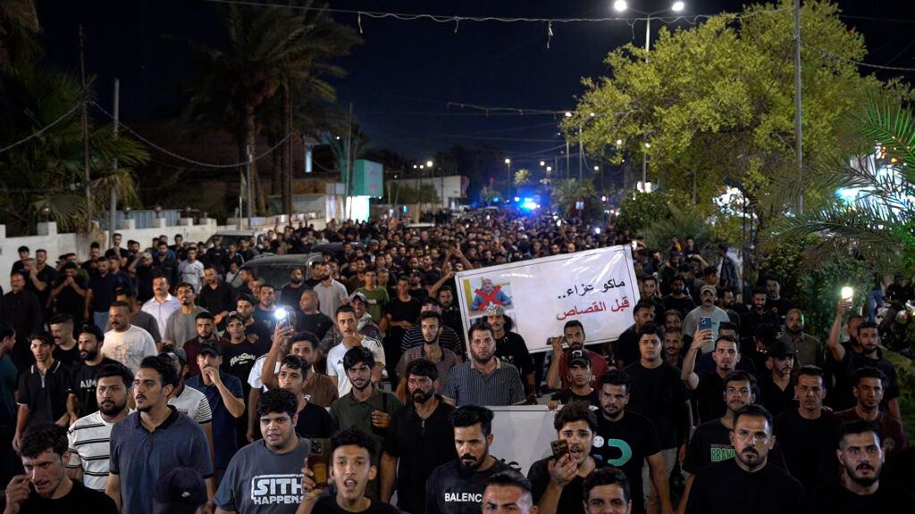"الله اكبر يا علي الأحزاب حرقونا".. تطويق مجلس واسط لإقالة المحافظ "فوراً"