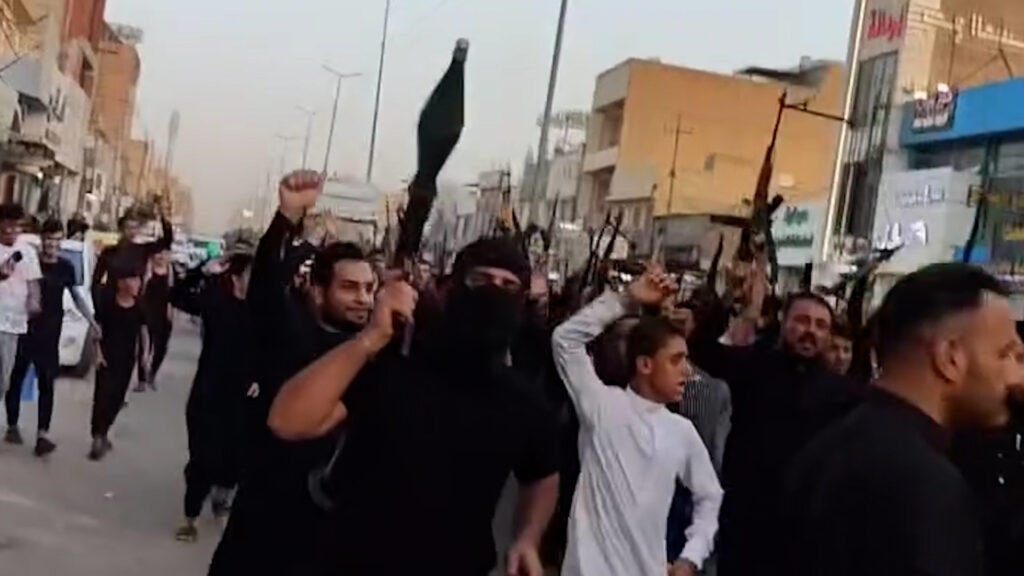 فيديو: قاذفات النجف "استعرضت" وقعقع السلاح بعد مقتل أحد الكلابيين