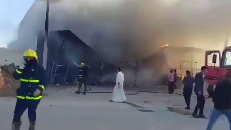 شاهد: حريق ضخم يلتهم "مول الجواهر" في تلعفر