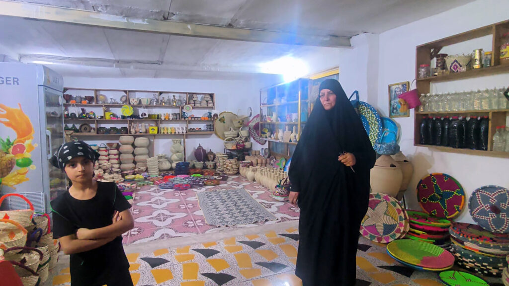 أم ثائر "تصنع كل شيء" على الهواء مباشرة والصيت من أربيل للخليج
