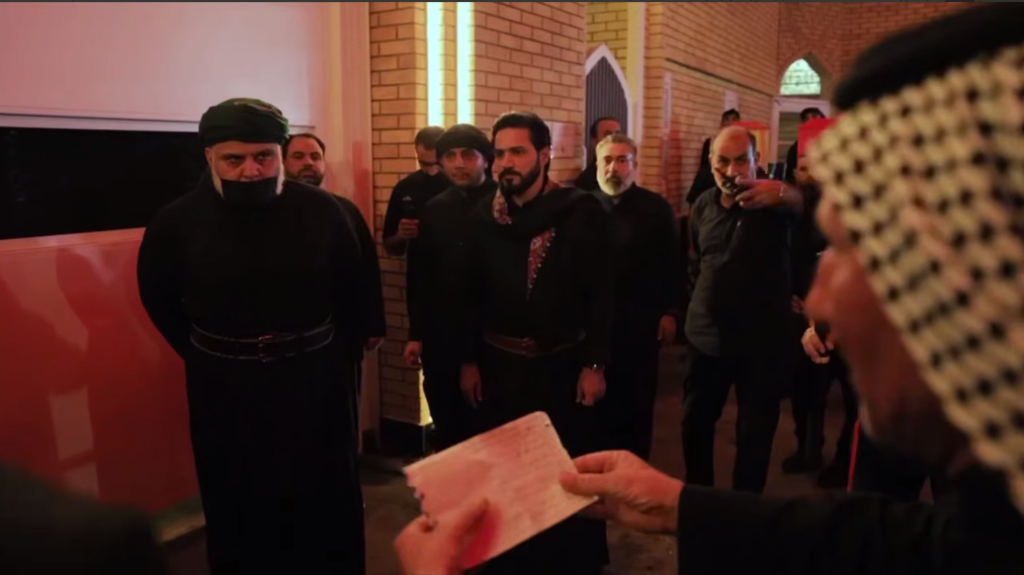 "خطواته محد فعلها".. الصدر يستمع لقصيدة من الشاعر مشكور العايدي (فيديو)