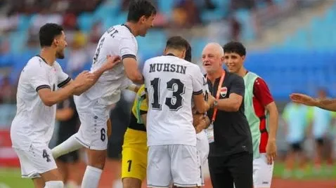 مدرب العراق عالق في الإمارات وفيفا يحدد موعد المباراة في المكسيك