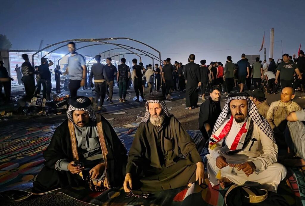صور الآن من حزام مدينة الصدر.. نصب خيم الاعتصام ووصول الوجهاء للمشاركة