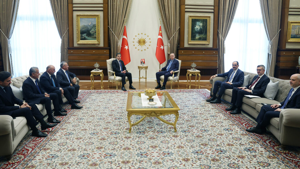 السليمانية تشكر بارزاني وأردوغان على إنهاء "حصار المطار"
