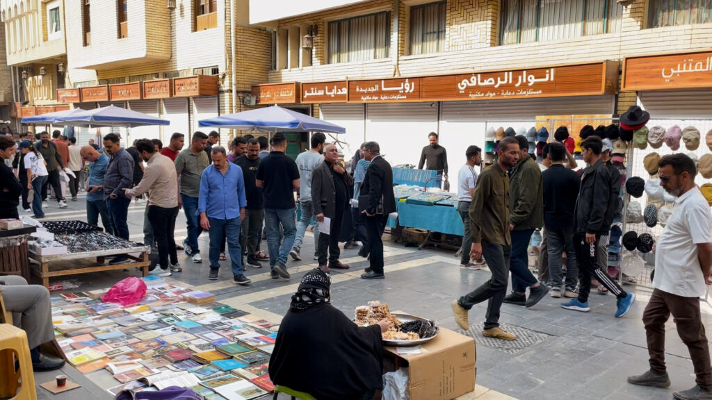 الجصاني يتابع "كوادر الأمن" والوراق مهتم بكتب البدو.. تفضيلات المتنبي