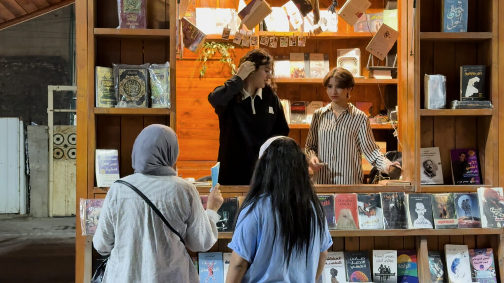 البصرة بعد الانتخابات.. هتلر مطلوب جداً وأصغر بائعة شغلها كتاب "الأمير الصغير"