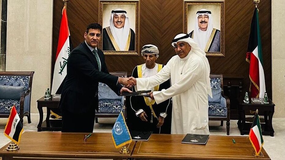 العراق يسلم الكويت 400 صندوق من المحفوظات والأرشيف الأميري