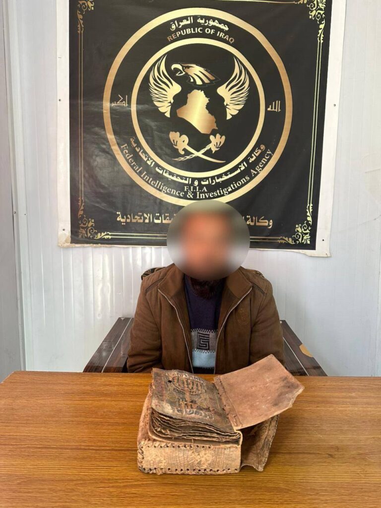 القبض على مهربي آثار من جنسيات عربية وضبط مخطوطات نادرة في كربلاء