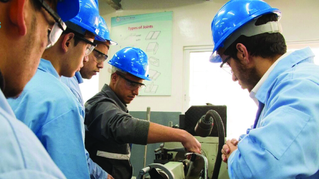 التربية توسع قبول خريجي التعليم المهني في الجامعات الهندسية الحكومية